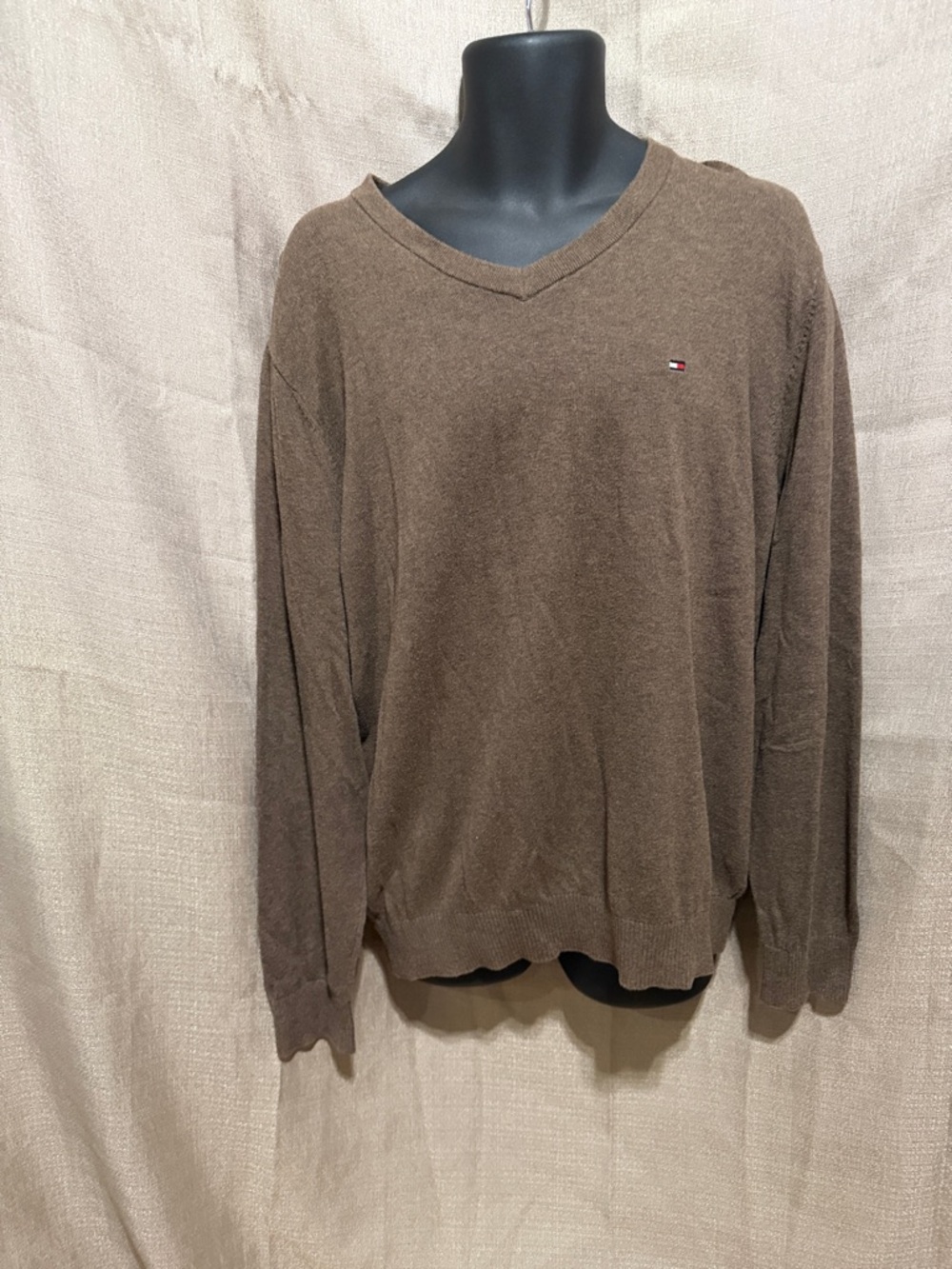 Tommy Hilfiger Men's V-Neck Sweater in Brown